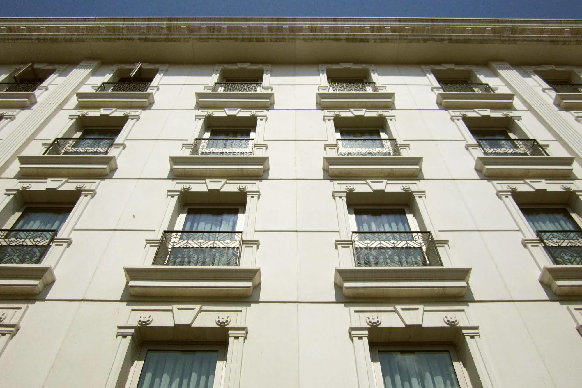 Halifaks Hotel Istanbul Eksteriør billede